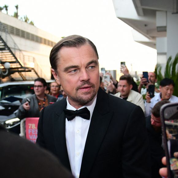 Vittoria Ceretti était une nouvelle fois accompagnée de la mère de Leonardo DiCaprio Irmelin et de son beau-père David. 


Le 13 mai 2025 à Cannes, Leonardo DiCaprio Romain Doucelin / Bestimage