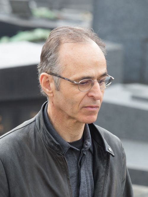 "Il a fait passer un mot" : Jean-Jacques Goldman est sorti de sa réserve après la perte d'une femme importante du milieu de télévision