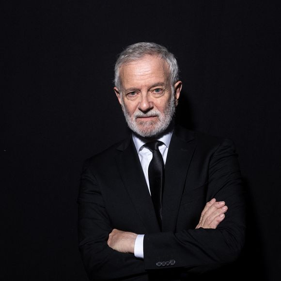 Des refus qu'il comprend aujourd'hui avec le recul : "Elle savait toutes qu’un jour ou l’autre, ça finirait et ça a fini";

Francis Huster en backstage lors de l'enregistrement de l'émission "La Boîte à secrets", présentée par F.Bollaert et diffusée le 2 janvier 2026 sur France 3, dans les studios du Lendit à Saint-Denis, France, le 1er décembre 2025. © Cyril Moreau/Bestimage