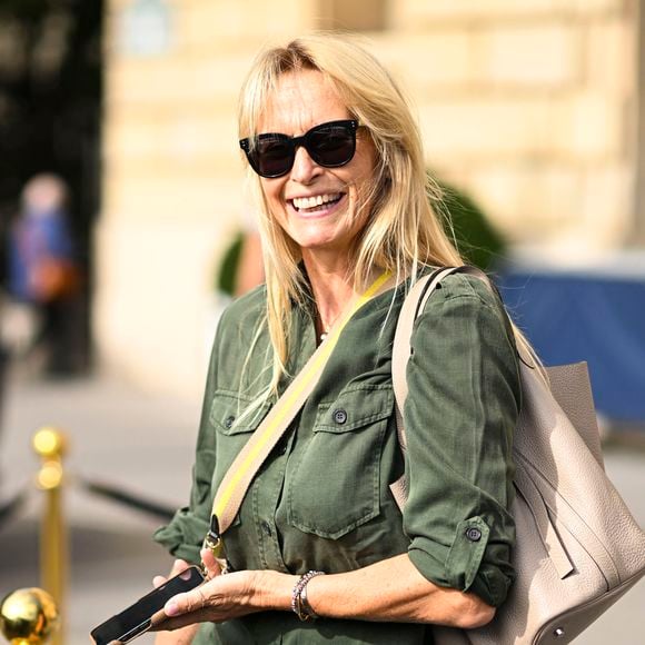 Exclusif - Estelle Lefébure à la sortie de l'hôtel Crillon à Paris, lors de la fashion week. Le 28 septembre 2023 ©T.Da Silva - Pierre Perusseau / Bestimage
