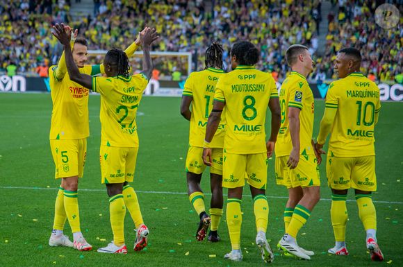 Joie des joueurs du Fc Nantes aprés le but de Moses Simon (FC NANTES) - Victoire de Nantes face à Lorient (5 - 3) en match de Ligue 1, le 23 septembre 2023.
Baptiste Autissier / Panoramic / Bestimage