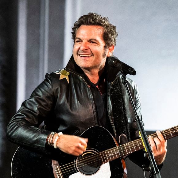 Exclusif - M (Matthieu Chedid) en concert inédit et unique, en acoustique au Théâtre de Verdure lors de l'ouverture de la 41ème édition du Festival de Ramatuelle le 1er aout 2025. © Cyril Bruneau / Festival de Ramatuelle / Bestimage