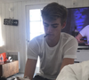 Charlotte D'Alessio a partagé sur son compte Instagram des souvenirs intimes de leur histoire d'amour. 

L'ex petite-amie de Presley Gerber réagit à sa disparition sur Instagram