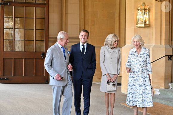Déambulation d'Emmanuel Macron, président de la République Française, et de la Première dame Brigitte Macron, dans les jardins du château de Windsor avec le roi Charles III d'Angleterre et Camilla Parker Bowles, reine consort, le 9 juillet 2025. Au cours de cette promenade, le chef de l'Etat français et le souverain britannique ont abordé la protection de la biodiversité. Le couple présidentiel français est en visite officielle en Grande-Bretagne du 8 au 10 juillet 2025. 
© Jeanne Accorsini / Pool / Bestimage