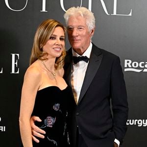 Richard Gere est quant à lui le plus heureux des hommes avec sa femme Alejandra
Alejandra Silva et Richard Gere au dîner des 'ELLE Eco Awards 2024' le 27 novembre 2024 à Madrid
.

DINNER

Francisco Guerra / Europa Press

11/27/2024