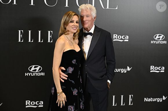 Richard Gere est quant à lui le plus heureux des hommes avec sa femme Alejandra
Alejandra Silva et Richard Gere au dîner des 'ELLE Eco Awards 2024' le 27 novembre 2024 à Madrid
.

DINNER

Francisco Guerra / Europa Press

11/27/2024