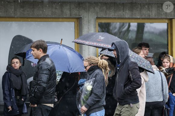 Son avocate n’a pas été convoquée dans les règles lors d’un débat sur la prolongation de son mandat de dépôt

Famille et amis de Leslie - Obsèques de Leslie Hoorelbeke au crématorium de La Rochelle le 18 mars 2023 © Laeticia Notariani/Bestimage