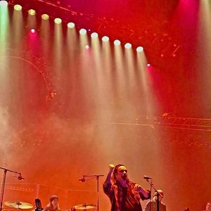 Il a justifié le tarif très élevé des places pour son show

Damien Saez en concert. Instagram/damiensaez