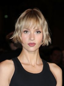 Voici l'appartement de la chanteuse Angèle à la déco design, il est situé dans la ville la plus cosy du monde