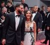 Et ce début du mois de juillet, les voilà de nouveau ensemble, en Corse.

Karim Benzema et sa compagne Lyna Khoudri à la descente des marches du film « 13 jours 13 nuits » lors du 78ème Festival International du Film de Cannes. Le 23 mai 2025
© Jacovides-Moreau / Bestimage