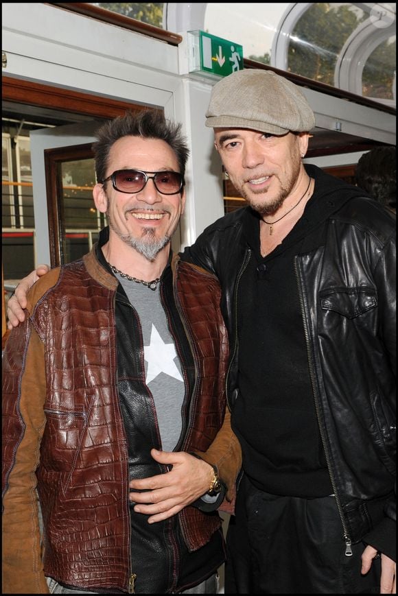 EXCLUSIF - Florent Pagny et Pascal Obispo lors des 67 ans de Johnny Hallyday