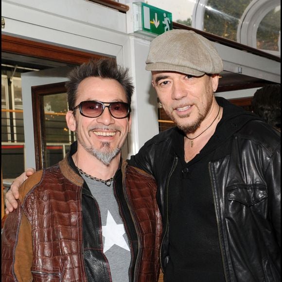 EXCLUSIF - Florent Pagny et Pascal Obispo lors des 67 ans de Johnny Hallyday