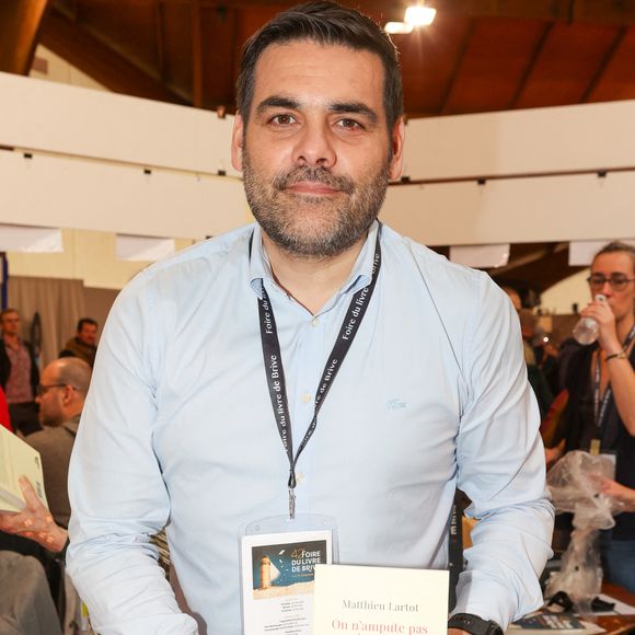 Matthieu Lartot, à la Halle Georges Brassens de Brive-la-Gaillarde pour la Foire du Livre de Brive , le 9 novembre 2024. © Jean-Marc Lhomer / Bestimage
