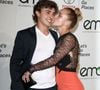 La famille avait finalement révélé que le jeune homme avait succombé à une hypertrophie du cœur (cardiomégalie) associée à de graves complications de la valve aortique.

Hayden Panettiere et Jansen Panettiere - 23 eme " Annual Environmental Media Awards " a Los Angeles
Le 19 octobre 2013
