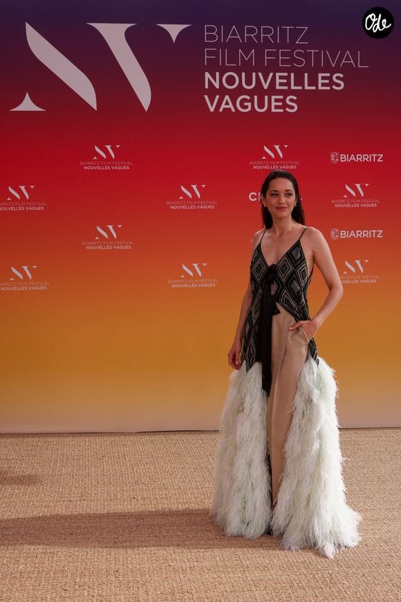 Marion Cotillard au Théâtre de la Gare du Midi lors de la Cérémonie d'ouverture du Festival international du film de Biarritz - Nouvelles Vagues 2026, le 23 juin 2026.  © Jean-Marc Lhomer / Bestimage