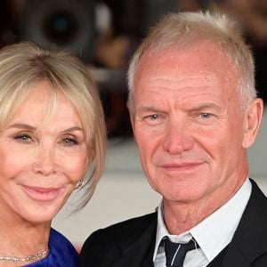 Entre vie paisible dans un décor historique et décisions radicales, il prouve qu’une légende mondiale peut mener une existence simple et éloignée des projecteurs.

23 octobre 2023, Rome, Italie : Trudie Styler (g) et Sting (d) assistent au tapis rouge de Posso entrare En ode to Naples au Rome Film Fest 2023 à l'Auditorium Parco della Musica. © Mario Cartelli/SOPA Images via ZUMA Press Wire / Bestimage