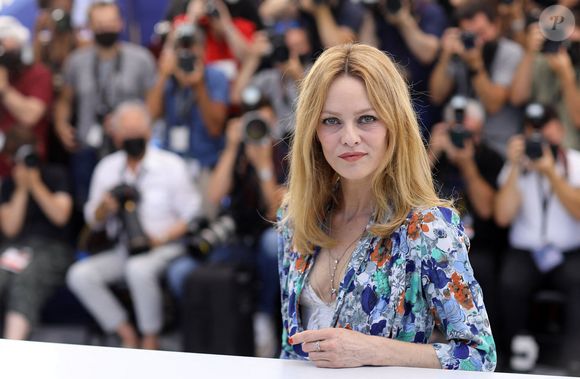 Vanessa Paradis au photocall du film Cette musique ne joue pour personne (Cannes première) lors du 74ème festival international du film de Cannes le 10 juillet 2021

© Borde / Jacovides / Moreau / Bestimage