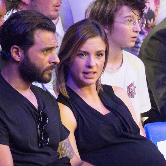 Ensemble, ils ont une petite Mia, née en 2018

Maxim Nucci et sa petite amie enceinte Isabelle Ithurburu lors du combat de boxe international poids lourds entre Tony Yoka de France et Dave Allen du Royaume-Uni au Dôme Palais des sports le 23 juin 2018 à Paris, France. Photo by Nasser Berzane/ABACAPRESS.COM