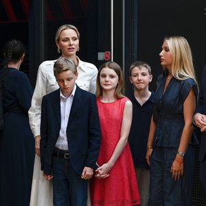 Le prince Albert II de Monaco, la princesse Charlène de Monaco, la princesse Gabriella de Monaco, comtesse de Carladès, et le prince Jacques de Monaco, marquis des Baux, assistent à l’inauguration de l’espace thématique consacré à la Principauté de Monaco à Europa-Park, à Rust, en Allemagne, le 29 juin 2026. © Dana Press/Bestimage