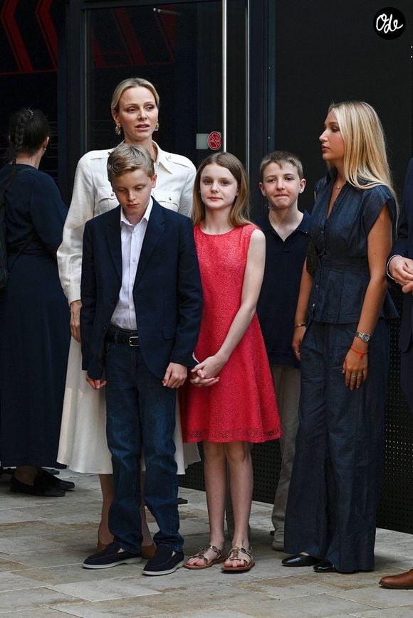 Le prince Albert II de Monaco, la princesse Charlène de Monaco, la princesse Gabriella de Monaco, comtesse de Carladès, et le prince Jacques de Monaco, marquis des Baux, assistent à l’inauguration de l’espace thématique consacré à la Principauté de Monaco à Europa-Park, à Rust, en Allemagne, le 29 juin 2026. © Dana Press/Bestimage