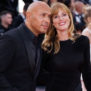 Eric Judor était accompagné de sa femme ce mercredi sur le tapis rouge de Cannes

Eric Judor et sa femme - Montée des marches du film « Mission Impossible : The Final Reckoning » lors du 78ème Festival International du Film de Cannes, au Palais des Festivals à Cannes. 
© Jacovides-Moreau / Bestimage