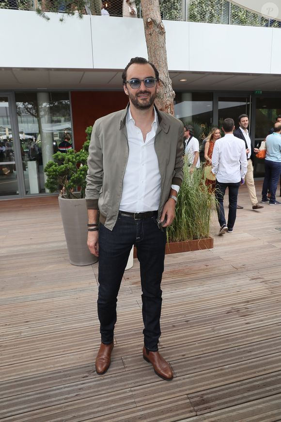Cyril Lignac au village lors des internationaux de tennis de Roland Garros à Paris, le 10 juin 2018.
© Moreau-Jacovides/Bestimage