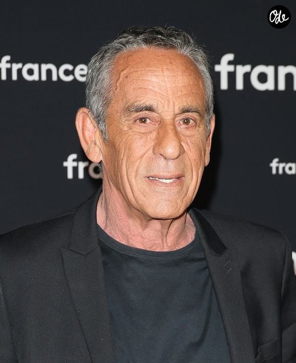 Une manière pour le fils de Thierry Ardisson de s'affirmer dans un univers artistique bien différent de celui de son célèbre père.

Thierry Ardisson au photocall pour la conférence de presse de rentrée de France TV à la Grande Halle de la Villette à Paris, France, le 11 juillet 2023.

© Coadic Guirec/Bestimage