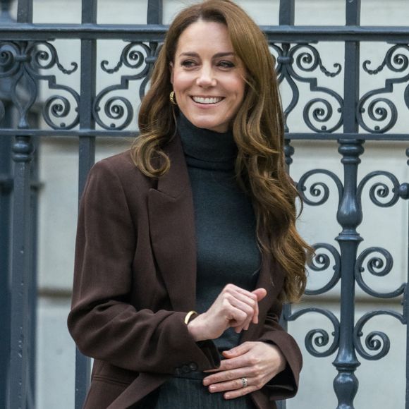 Le prince et la princesse de Galles vont justement se rendre au Pays de Galles après leurs vacances mais pour une raison beaucoup moins gaie que leurs vacances en famille.

Catherine Kate Middleton, princesse de Galles, visite la National Gallery pour lancer un nouveau projet de la Royal Foundation Centre for Early Childhood visant à soutenir les jeunes enfants dans le développement de compétences sociales le 4 février 2025. ©Zuma Press/Bestimage