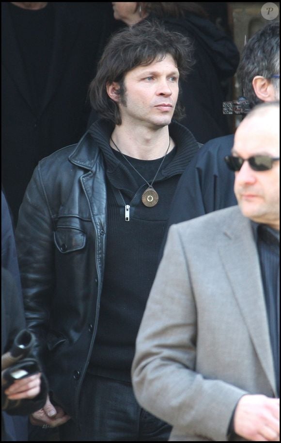Bertrand Cantat  - Obsèques d'Alain Bashung en l'église Saint Germain des Près.  2009 (CYRIL MOREAU / BESTIMAGE).
