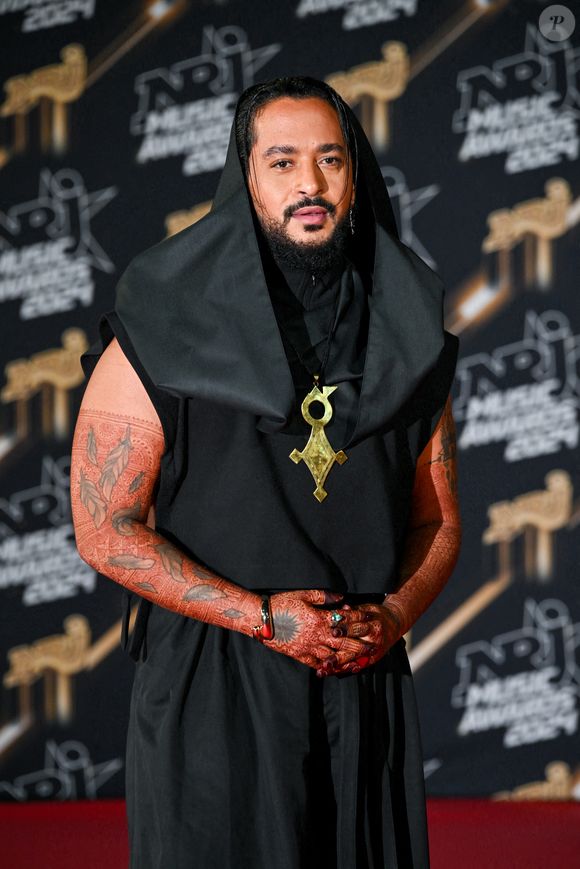 Slimane - Photocall de la 26ème édition des NRJ Music Awards au palais des festivals de Cannes, le 1er novembre 2024.

© Bebert / Guignebourg / Bestimage