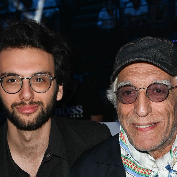 Gérard Darmon, son fils Jules Darmon - Les célébrités assistent au combat de boxe opposant le français Tony Yoka au congolais Martin Bakula à l'AccorHotels Arena à Paris, France, le 14 mai 2022. © Coadic Guirec/Bestimage