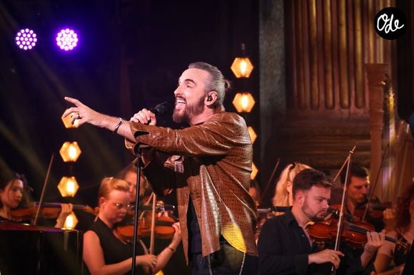 Exclusif - Christophe Willem lors de l’enregistrement de l’émission "Le Grand Echiquier - Spéciale Céline Dion" présentée par C.Chazal et A.Manoukian et diffusée le 20 octobre sur France 2, à Paris, France, le 3 juillet 2026. © Jack Tribeca/Bestimage