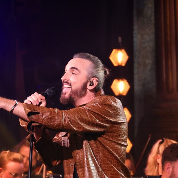 Exclusif - Christophe Willem lors de l’enregistrement de l’émission "Le Grand Echiquier - Spéciale Céline Dion" présentée par C.Chazal et A.Manoukian et diffusée le 20 octobre sur France 2, à Paris, France, le 3 juillet 2026. © Jack Tribeca/Bestimage