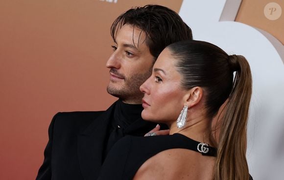 Si le papa de Lola, née en 2017 et de Billie, née en 2019, a forcément dû être un peu déçu, le film produit par Dimitri Rassam et Jérôme Seydoux a tout de même raflé deux statuettes, celles des meilleurs costumes et des meilleurs décors (ndlr : il était pourtant nommé dans près de 14 catégories).

Pierre Niney et sa femme Natasha Andrews - Photocall de la 50ème édition de la cérémonie des César à l'Olympia à Paris, France, le 28 février 2025 © Dominique Jacovides - Olivier Borde / Bestimage