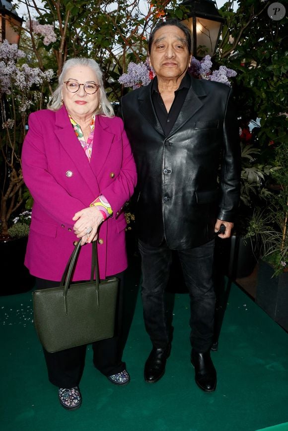 Josiane Balasko et son mari George Aguilar - Remise du prix littéraire "Closerie des Lilas" à la Closerie des Lilas, à Paris le 25 avril 2024. Le prix littéraire de la Closerie des Lilas a été décerné à la romancière Arièle Butaux pour son livre "le cratère". © Christophe Clovis / Bestimage