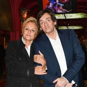 Elle revient sur une amitié fortement fragilisée depuis l’accident de 2023 impliquant l’humoriste.

Muriel Robin et Pierre Palmade - Inauguration de la statue de cire de "Muriel Robin et Pierre Palmade" au musée Grévin à Paris le 25 octobre 2021. © Coadic Guirec/Bestimage