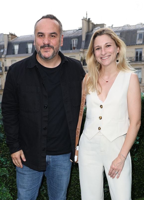 Exclusif - François-Xavier Demaison et sa femme Anaïs Tihay -  Inauguration du Rooftop "Le Marta - Jardin suspendu" au sommet de l'hôtel Barrière Fouquet's à Paris le 26 juin 2024.  © Coadic Guirec / Bestimage