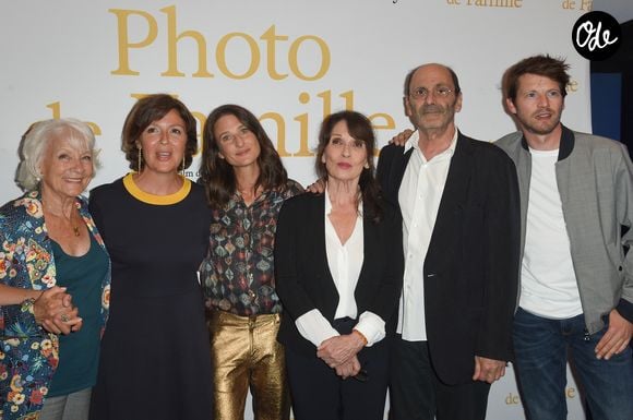 Claudette Walker a tourné dans plusieurs films tels que Le Nom des gens, Sous les jupes des filles, Les Tuches, Adieu Monsieur Haffmann et dans la série "Maison de retraite" sur TF1

Claudette Walker, Cécilia Rouaud (réalisatrice), Camille Cottin, Chantal Lauby, Jean-Pierre Bacri et Pierre Deladonchamps - Avant-première du film "Photo de Famille" au cinéma UGC Ciné Cité Les Halles à Paris, France, le 3 septembre 2018. © Coadic Guirec/Bestimage
