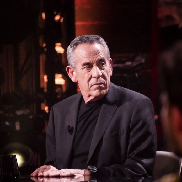 L'animateur est décédé le lundi 14 juillet 2025 à l'âge de 76 ans, des suites d'un cancer du foie

Exclusif - Thierry Ardisson - Enregistrement de l'émission "On Est En Direct (OEED)", présentée par L.Ruquier et L.Salamé, et diffusée en direct le 30 avril sur France 2
© Jack Tribeca / Bestimage