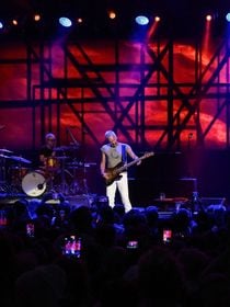 "Personne ne sait que je vis ici" : Ce chanteur aux 100 millions d'albums vendus habite un village au cœur du parc naturel régional de l'Oise