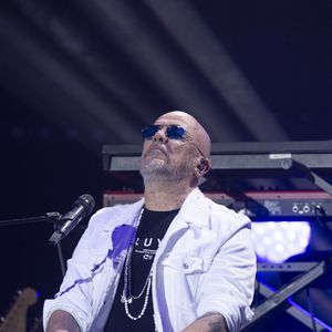 Exclusif - Pascal Obispo sur scène lors du concert "Leurs voix pour l'espoir" diffusé le 5 juillet en prime sur C8, à l'Olympia à Paris le 11 mars 2024.
© Perusseau / Bellak / Bestimage