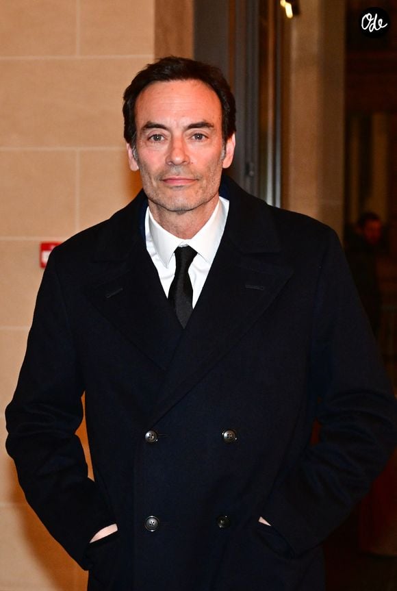 "Nous étions tous les 4, 'le noyau dur' comme nous aimions le décrire, réunis pour ton dernier voyage", écrit encore Anthony Delon.

Anthony Delon au dîner annuel du CCAF (Conseil de coordination des associations arméniennes de France) à l'hôtel du collectionneur à Paris le 11 mars 2025
© Christian Liewig / Bestimage