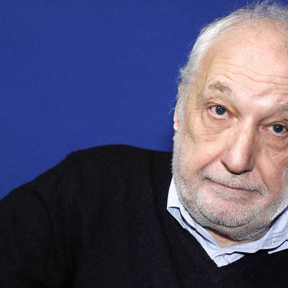 François Berléand posant lors d'une séance photo à Paris, en France, en janvier 2021. Photo : VIM/ABACAPRESS.COM