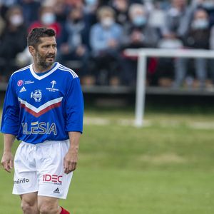 Bixente Lizarazu lors du match d'inauguration du stade Charles de Gaulle à Colombey-les-Deux-Églises entre le Variétés Club de France et le club local le 6 juin 2021. Ce match contre le FC Colombey a été joué au profit de la Fondation Anne-de-Gaulle

© Pierre Perusseau / Bestimage