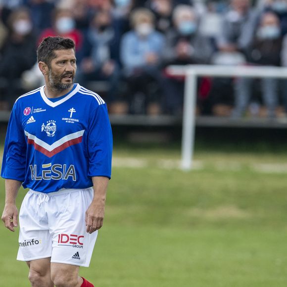Bixente Lizarazu lors du match d'inauguration du stade Charles de Gaulle à Colombey-les-Deux-Églises entre le Variétés Club de France et le club local le 6 juin 2021. Ce match contre le FC Colombey a été joué au profit de la Fondation Anne-de-Gaulle

© Pierre Perusseau / Bestimage