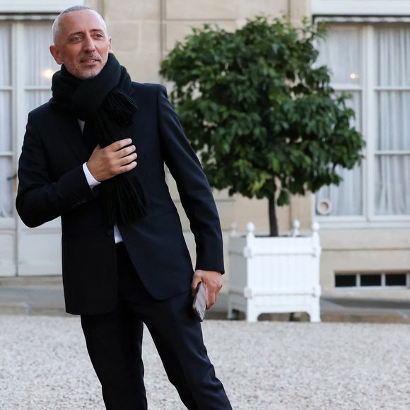 L'humoriste et acteur, Gad Elmaleh arrive au palais de l'Élysée pour un dîner offert aux chefs d’état et de gouvernement par le président de la république dans le cadre du XIXe Sommet de la Francophonie à Paris, le 4 octobre 2024. © Stéphane Lemouton / Bestimage