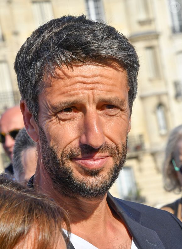 Depuis la fin des JO 2024, il a plusieurs projets.

Tony Estanguet Célébration des JO Paris 2024 un an après dévoilement du projet du Monument des Championnes et des Champions samedi 26 juillet 2025 Pont Saint Louis Paris © Alexanfre Fay / Pixplanete / Bestimage