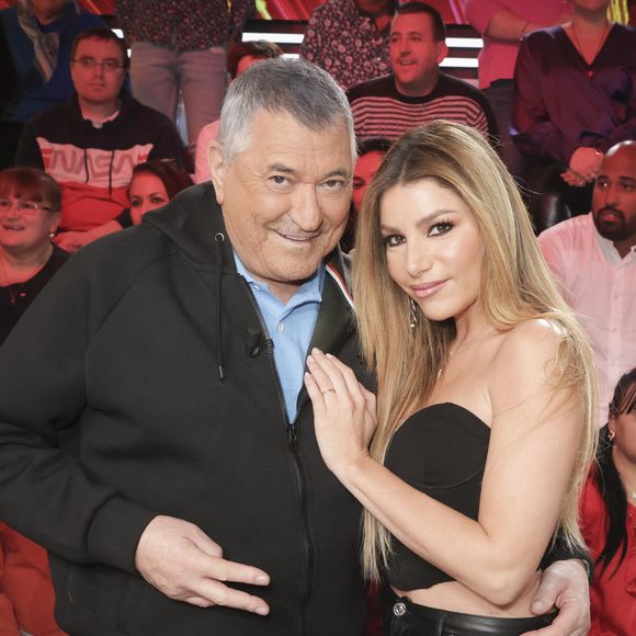 Exclusif - Jean-Marie Bigard et sa femme Lola Marois - Enregistrement de l'émission "La Grosse Rigolade" présentée par C.Hanouna le 1er décembre qui sera diffusée à 21h10 sur C8 le Jeudi 8 décembre 2022 qui réunira les experts de la blague pour une soirée 100% Darka. © Jack Tribeca / Bestimage