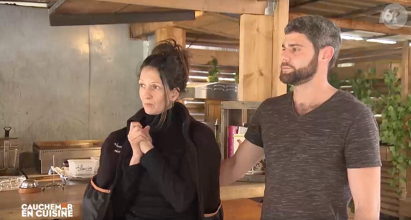 Comme elle l'explique à "Purepeople", elle est obligée de vendre son restaurant.

Philippe Etchebest dans "Cauchemar en cuisine" pour venir en aide à Joanne