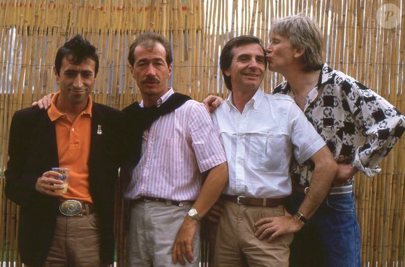 Rappelons qu'il avait intégré le groupe après le départ de Gérard Rinaldi.

Les Charlots, Gérard Rinaldi, Jean Sarrus, Jean-Guy Fechner et Luis Rego (Archives). JLPPA / Bestimage